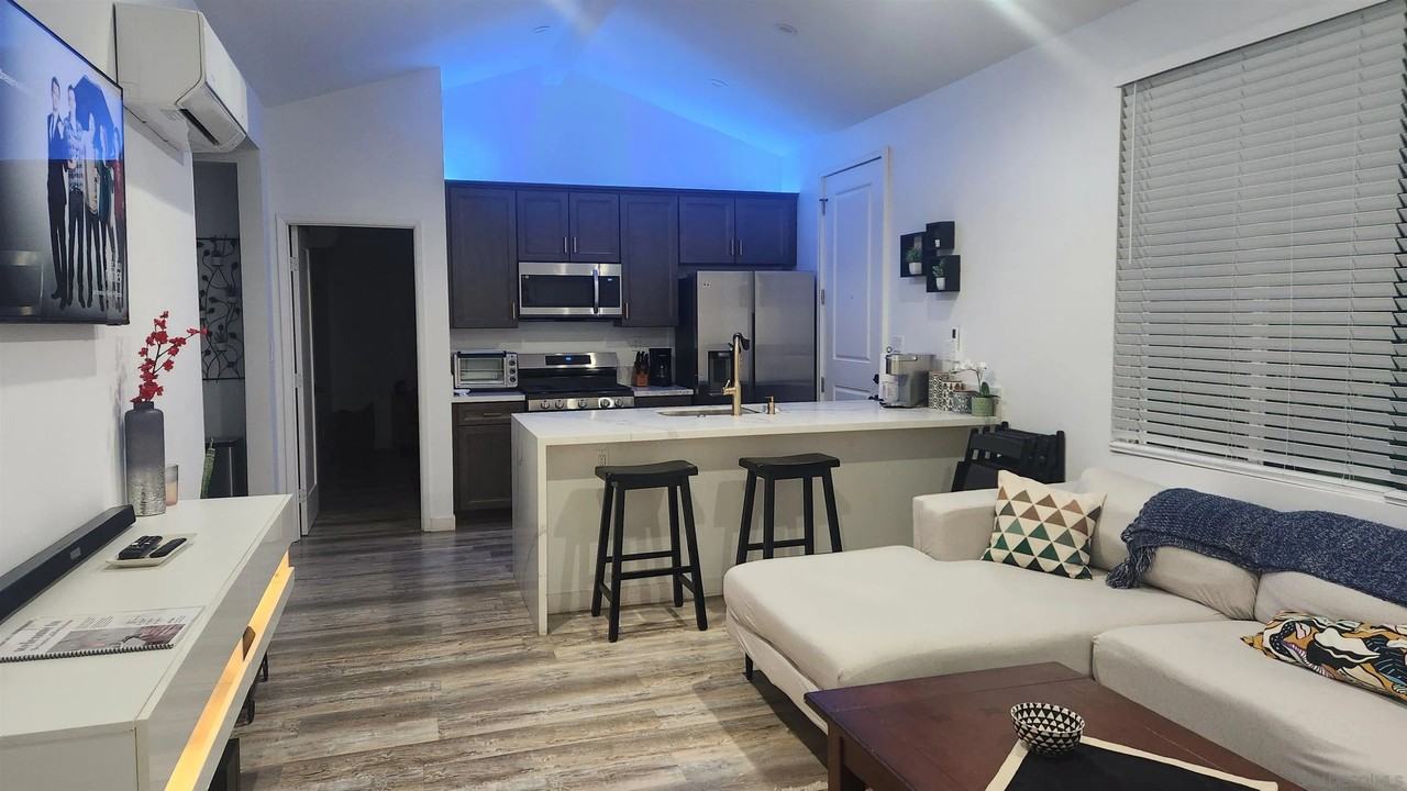 2144 L St #2144 - Photo 3 of 17