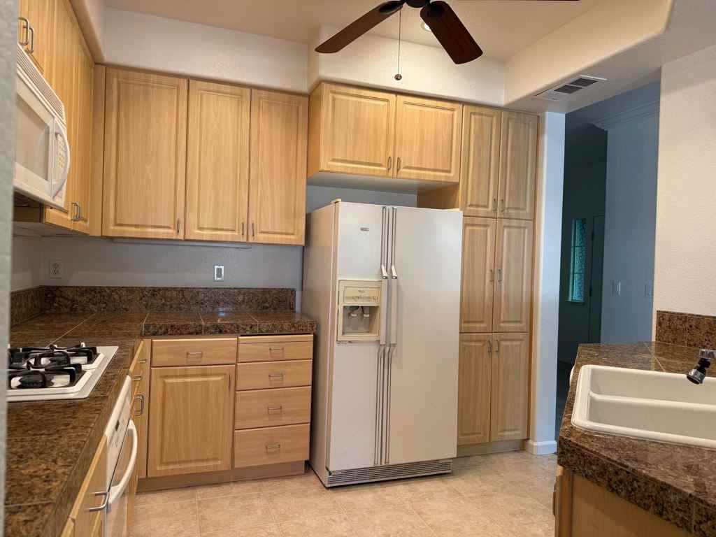 27 Meritage Cmn #27 - Photo 4 of 11