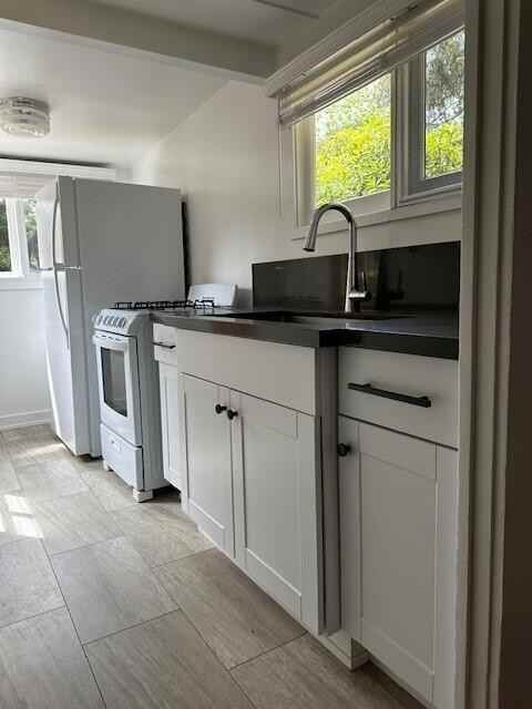 95 Humphrey Rd #95 - Photo 6 of 17