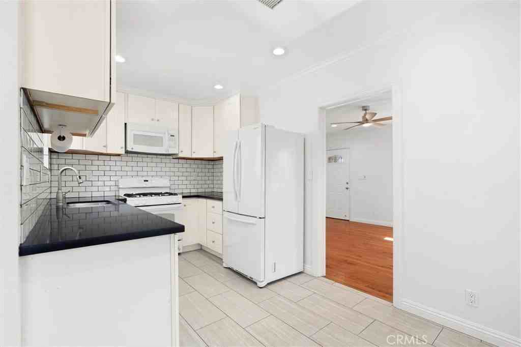 3367 W 152nd St #3367 - Photo 6 of 29
