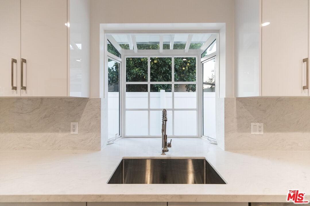 8335 Gladbeck Ave #8335 - Photo 7 of 28