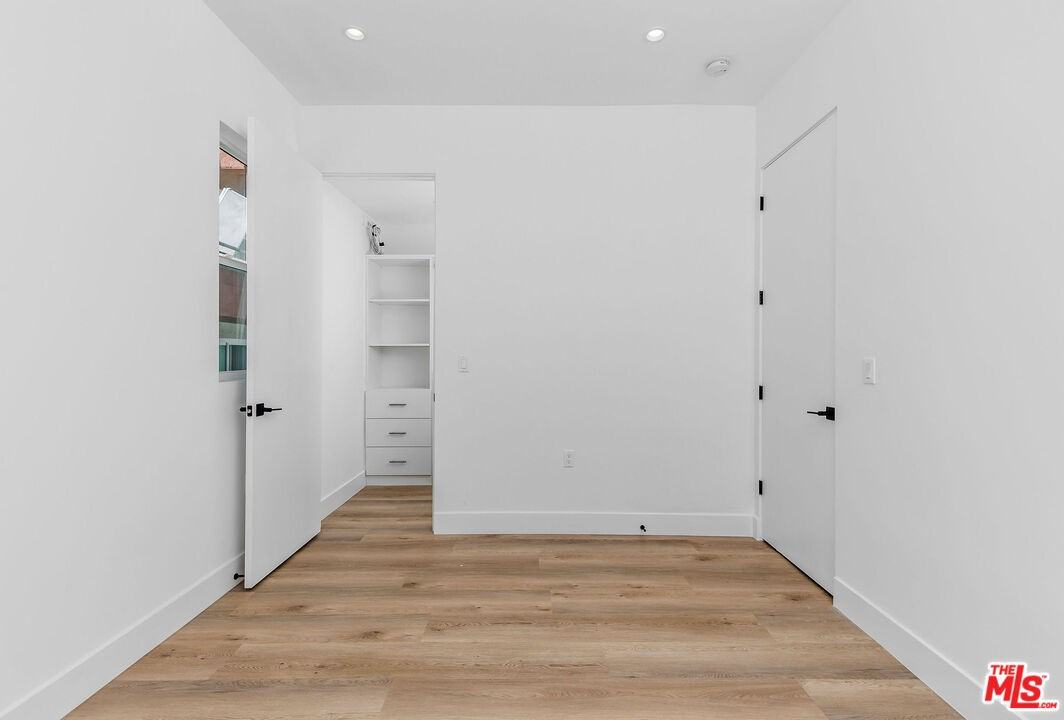 11241 Morrison St #11241-6 - Photo 7 of 24