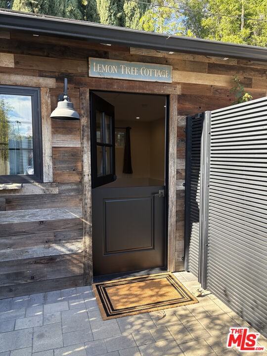 4411 Radford Ave #4411 - Photo 3 of 9