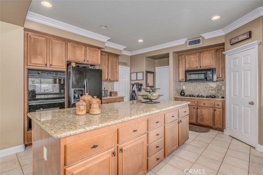 980 Nicholas Pl #980 - Photo 6 of 46