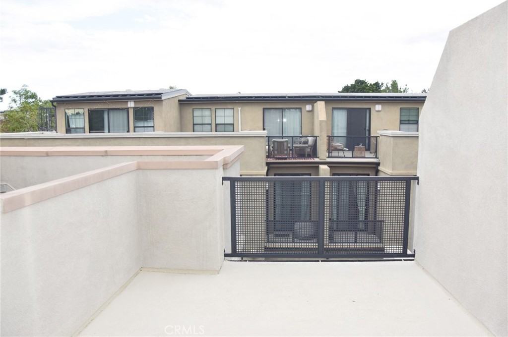 507 W Maple Ave #507 - Photo 2 of 40