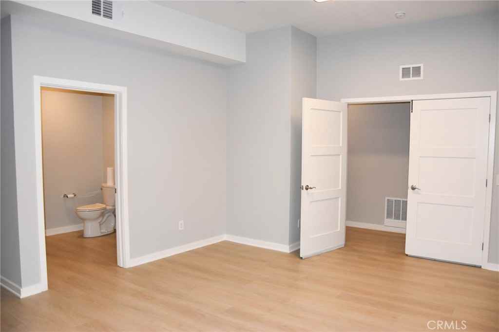 507 W Maple Ave #507 - Photo 7 of 40