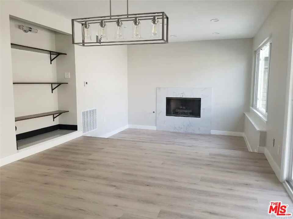 18601 Lassen St #18601 - Photo 4 of 11