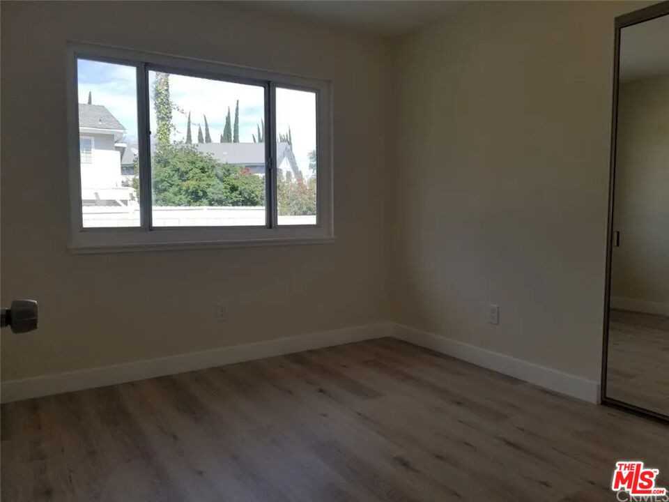 18601 Lassen St #18601 - Photo 5 of 11