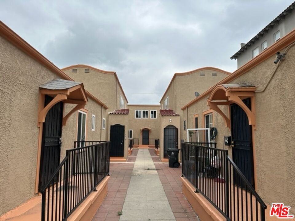 836 S Catalina St #8361-2 - Photo 2 of 34