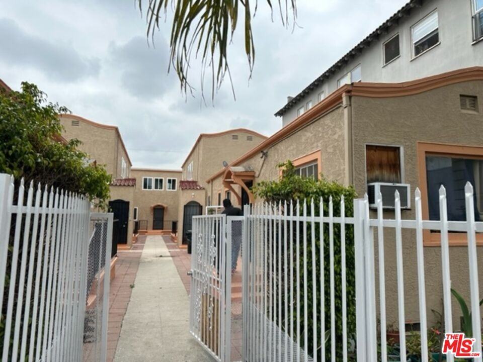 836 S Catalina St #8361-2 - Photo 4 of 34