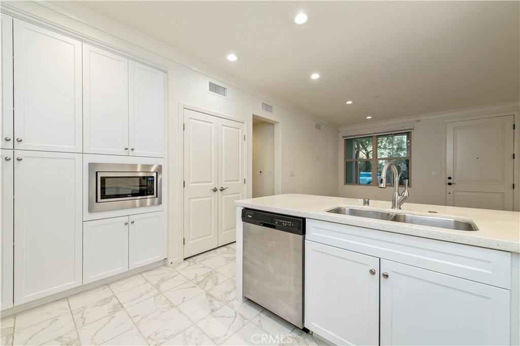 88 Mayfair #88 - Photo 4 of 26