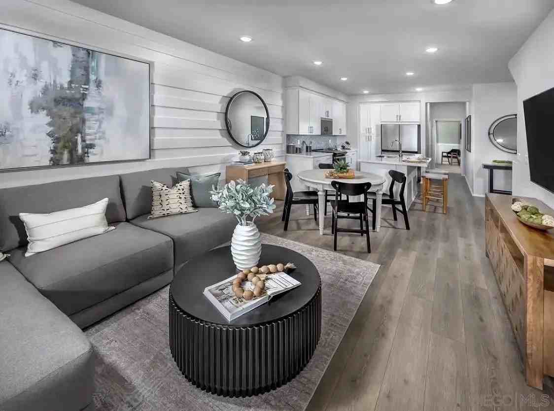 505 Lotus Dr #505 - Photo 4 of 14