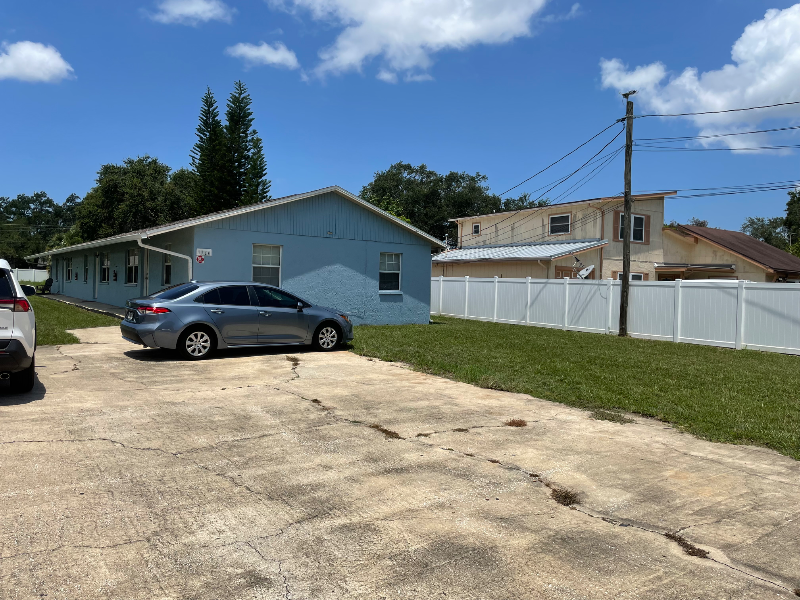 1936 Wolford Rd - Photo 2 of 9