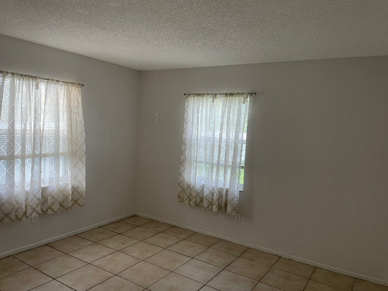 1936 Wolford Rd - Photo 5 of 9