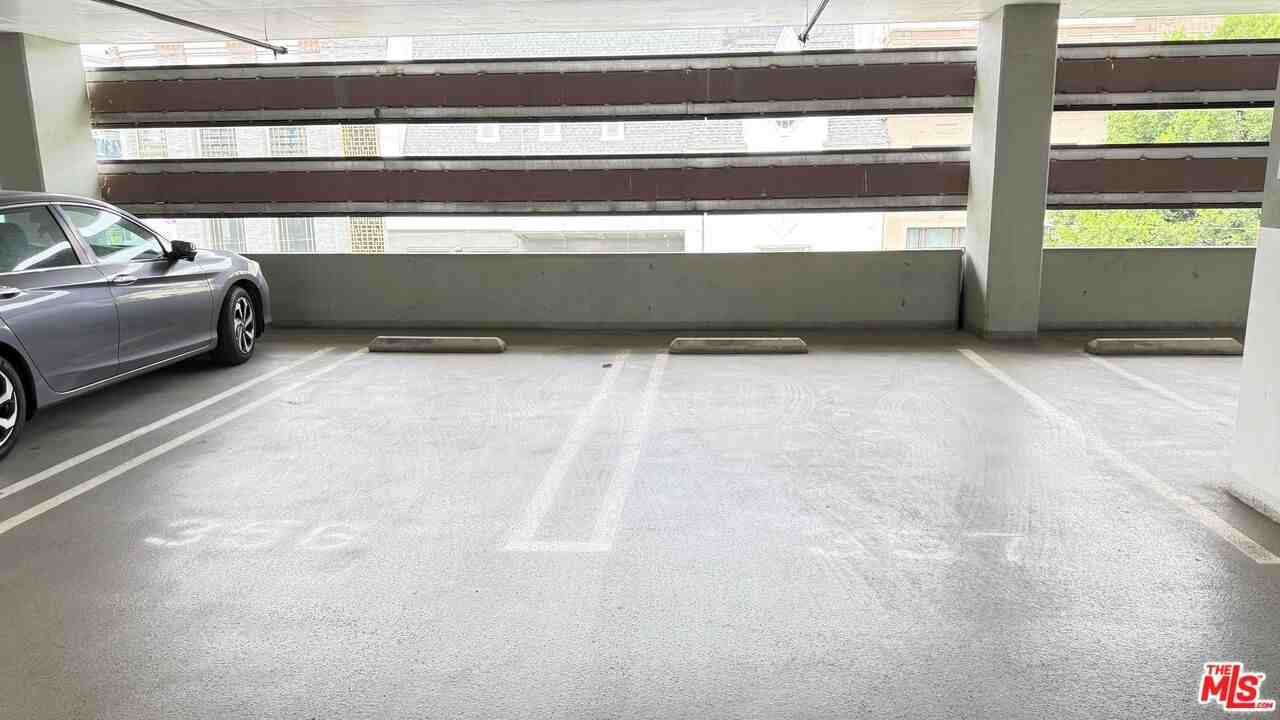 3785 Wilshire Blvd #3785-1708 - Photo 4 of 32