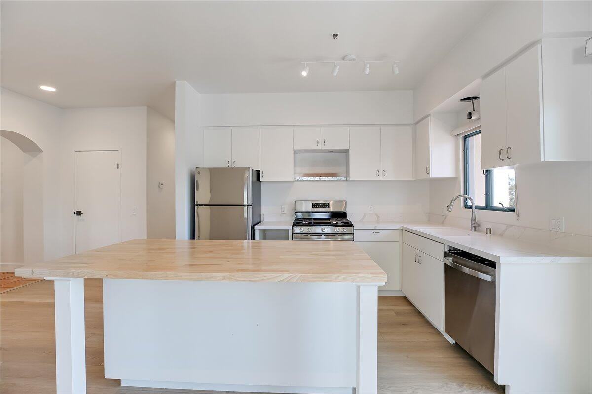 612 Anacapa St #612A - Photo 3 of 20