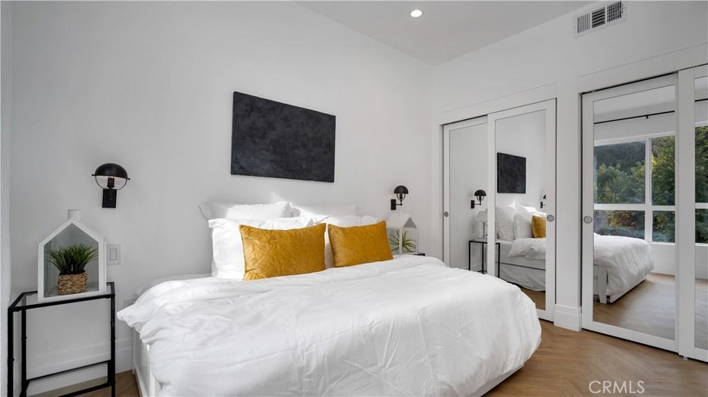 1347 1/2 Seward St #1347 - Photo 6 of 26