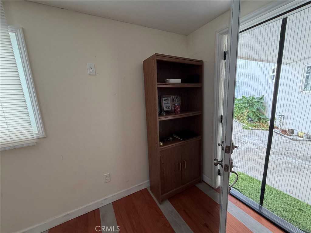 24001 Bessemer St #24001 - Photo 3 of 22