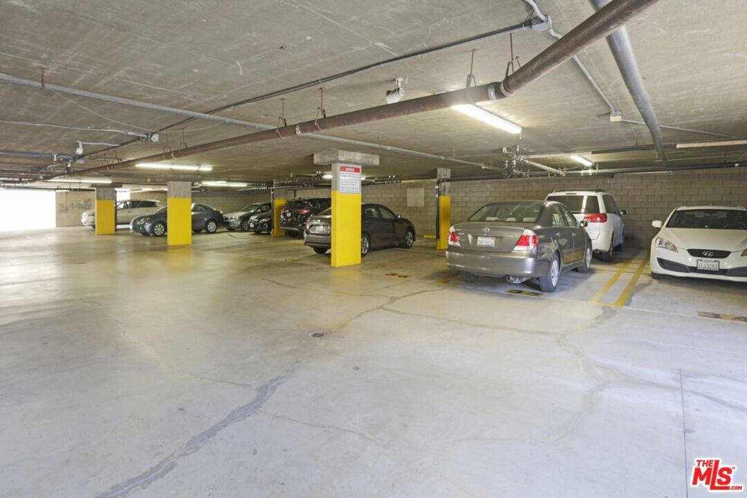 536 S Manhattan Pl #536-424 - Photo 2 of 13