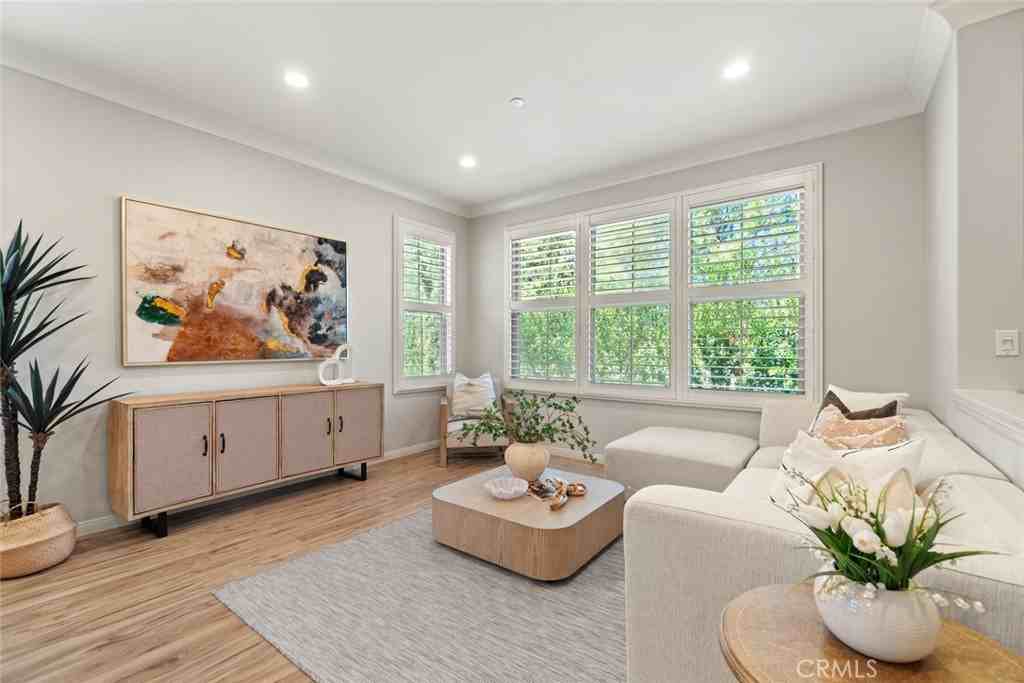 111 Thornhurst #111 - Photo 2 of 34