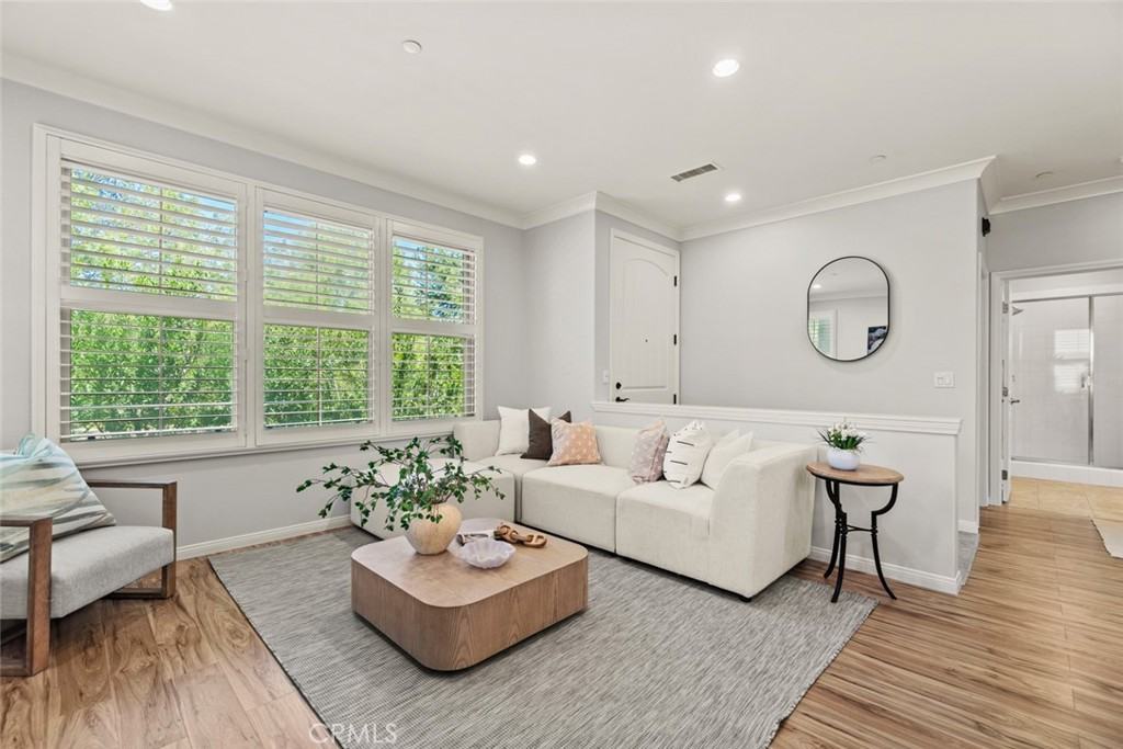 111 Thornhurst #111 - Photo 3 of 34