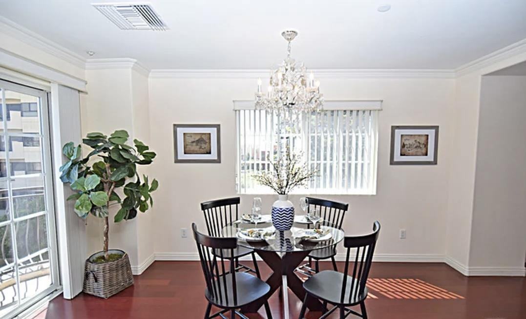 700 S Ardmore Ave #700 - Photo 4 of 14