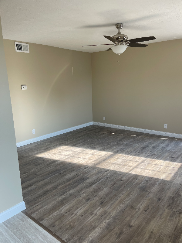 391 N 1st St #1 - Photo 4 of 8