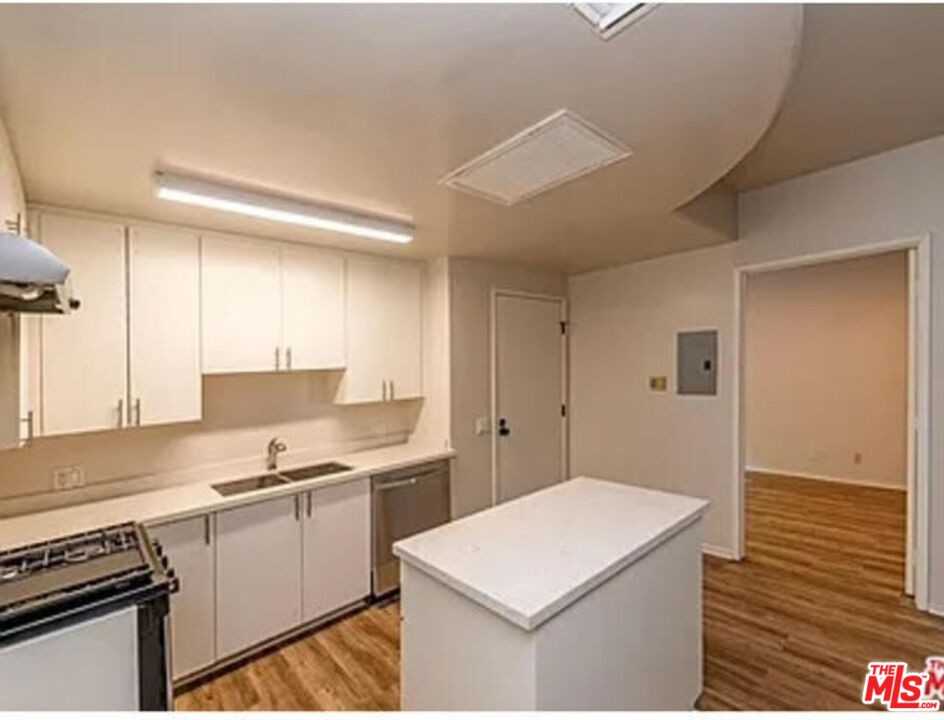 1242 9th St #12422A - Photo 4 of 17