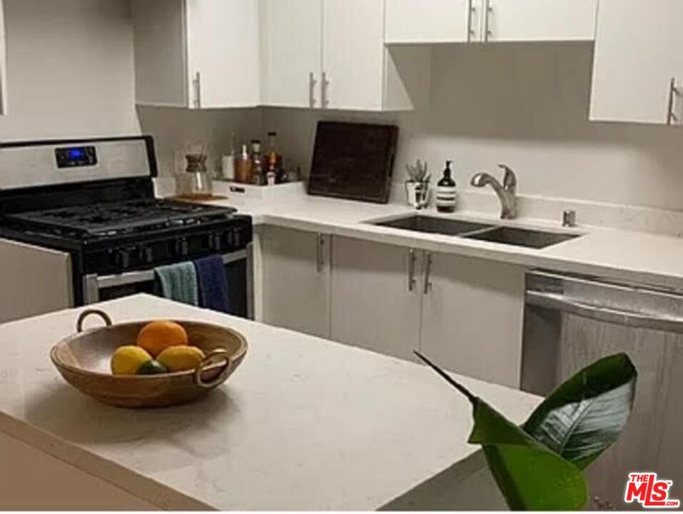 1242 9th St #12422A - Photo 6 of 17