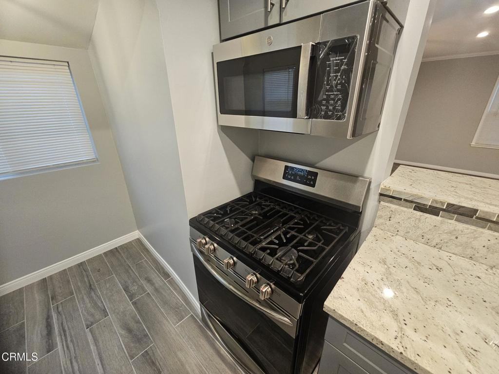 530 N El Molino Ave #530 - Photo 3 of 25