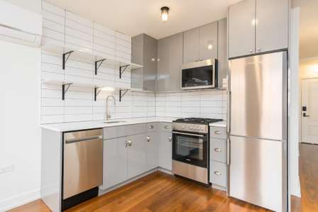 1540 W Monroe St - Photo 2 of 4