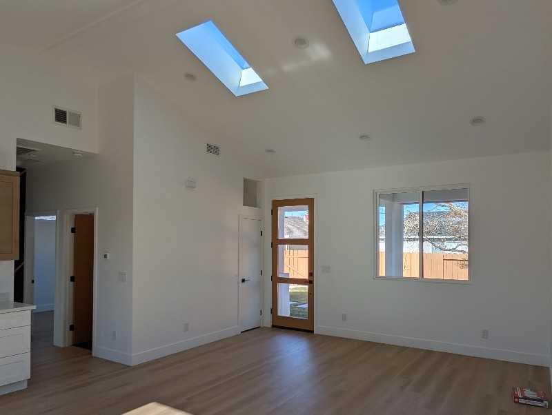 3036 Greenwood Dr - Photo 3 of 14