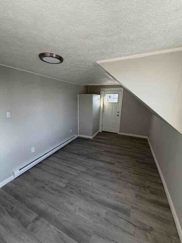 19 Russell St - Photo 2 of 10