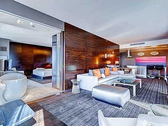 4381 W Flamingo Rd #9