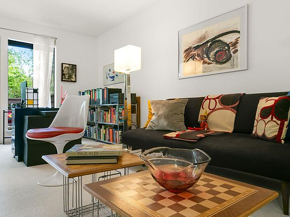 2424 Larkspur Ln - Photo 4 of 19