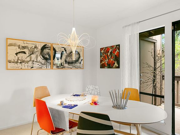 2424 Larkspur Ln - Photo 5 of 19