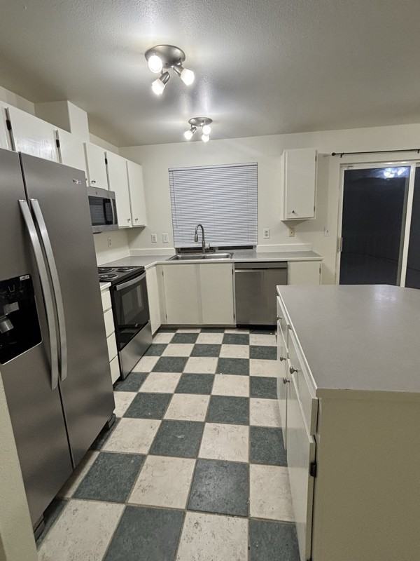 638 Main St - Photo 5 of 5