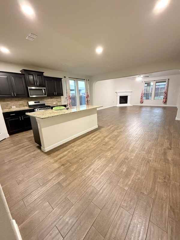 565 Lindisfarne Ln - Photo 4 of 24