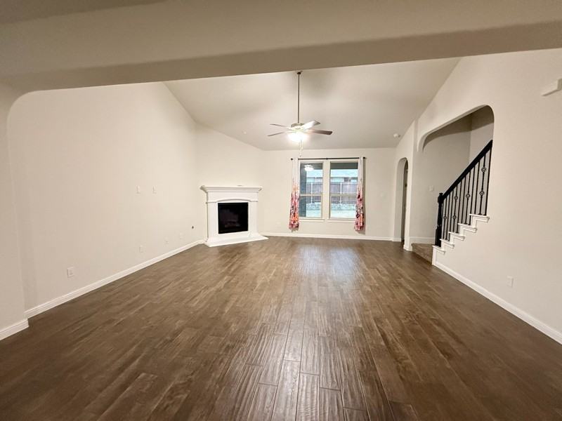 565 Lindisfarne Ln - Photo 5 of 24