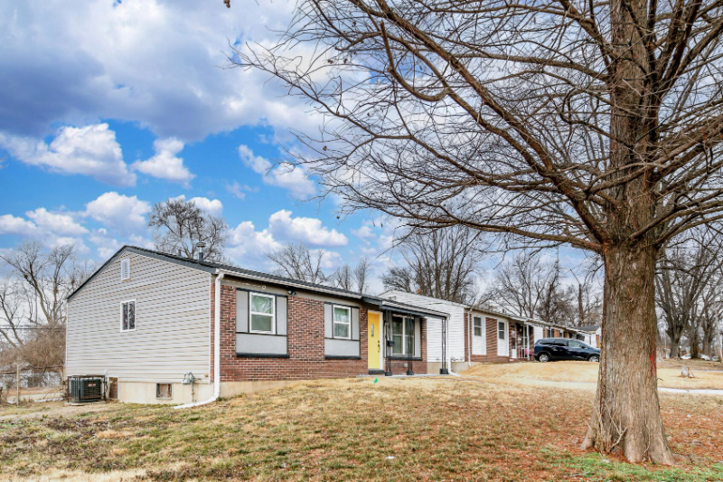 10411 Royal Dr - Photo 3 of 28