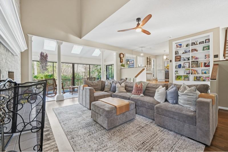 63 Queens Ct - Photo 3 of 46