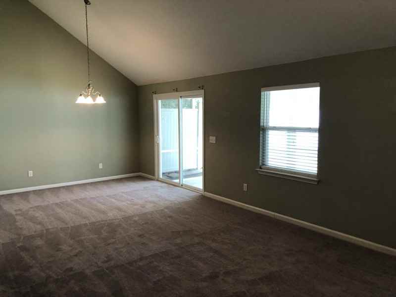 304 Gary Cir - Photo 5 of 10