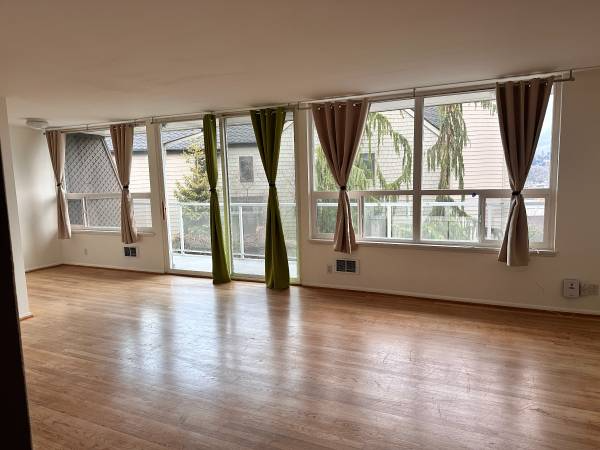 2012 Thorndyke Ave W #3 - Photo 2 of 16