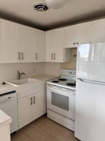 2012 Thorndyke Ave W #3 - Photo 6 of 16