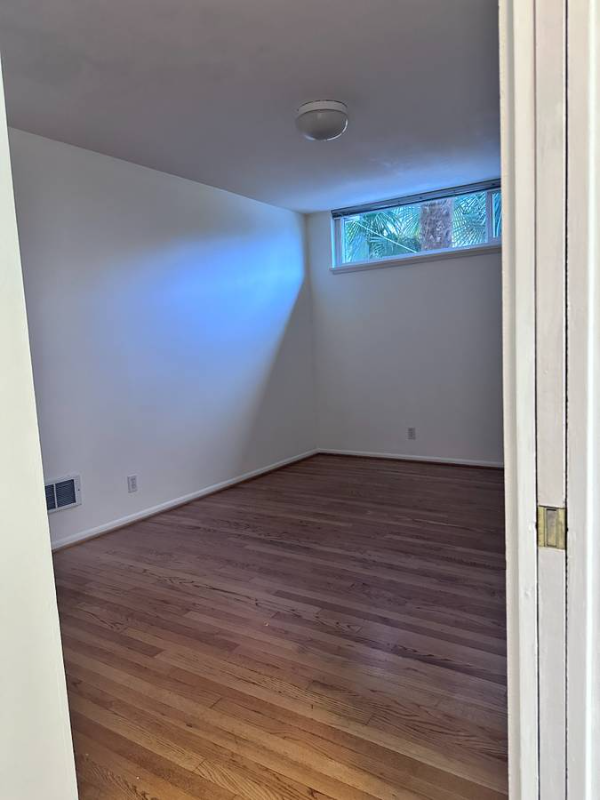 2012 Thorndyke Ave W #3 - Photo 7 of 16