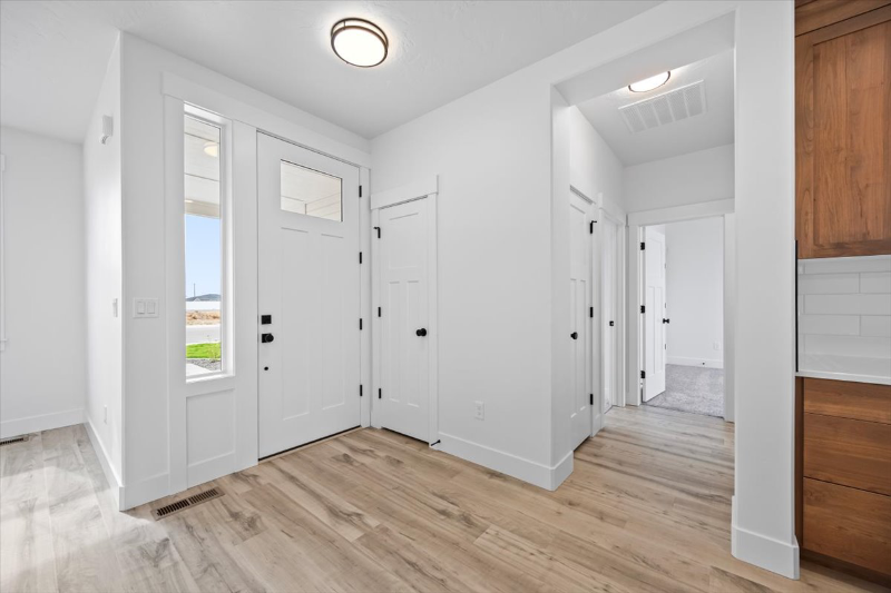 2130 Justine Ct - Photo 3 of 10