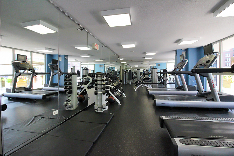 37 E Delaware Pl - Photo 6 of 7