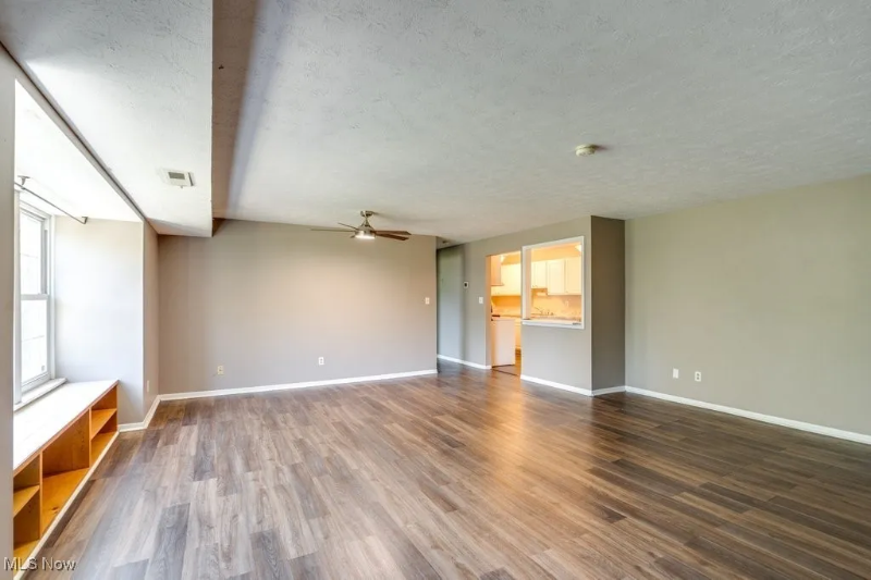 26179 Raintree Blvd #D8 - Photo 3 of 15