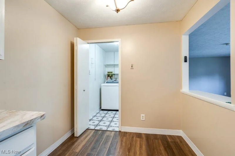 26179 Raintree Blvd #D8 - Photo 5 of 15