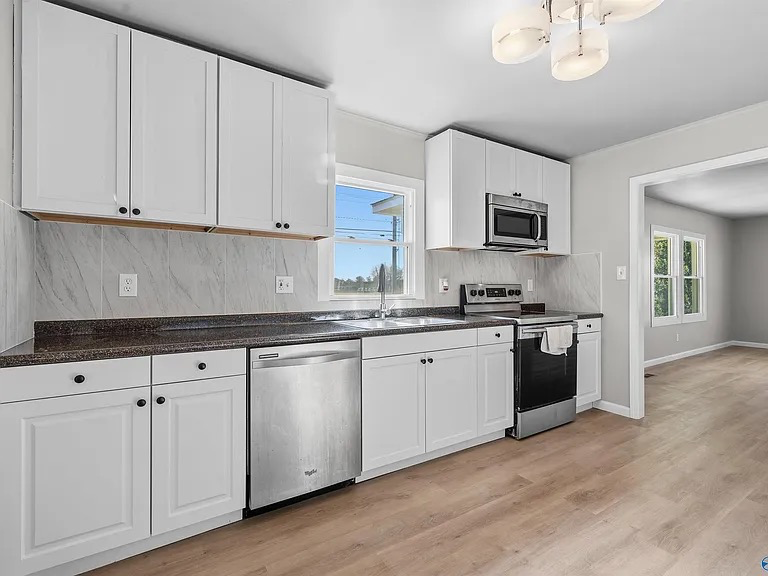 5624 Oakwood Rd Nw - Photo 3 of 12